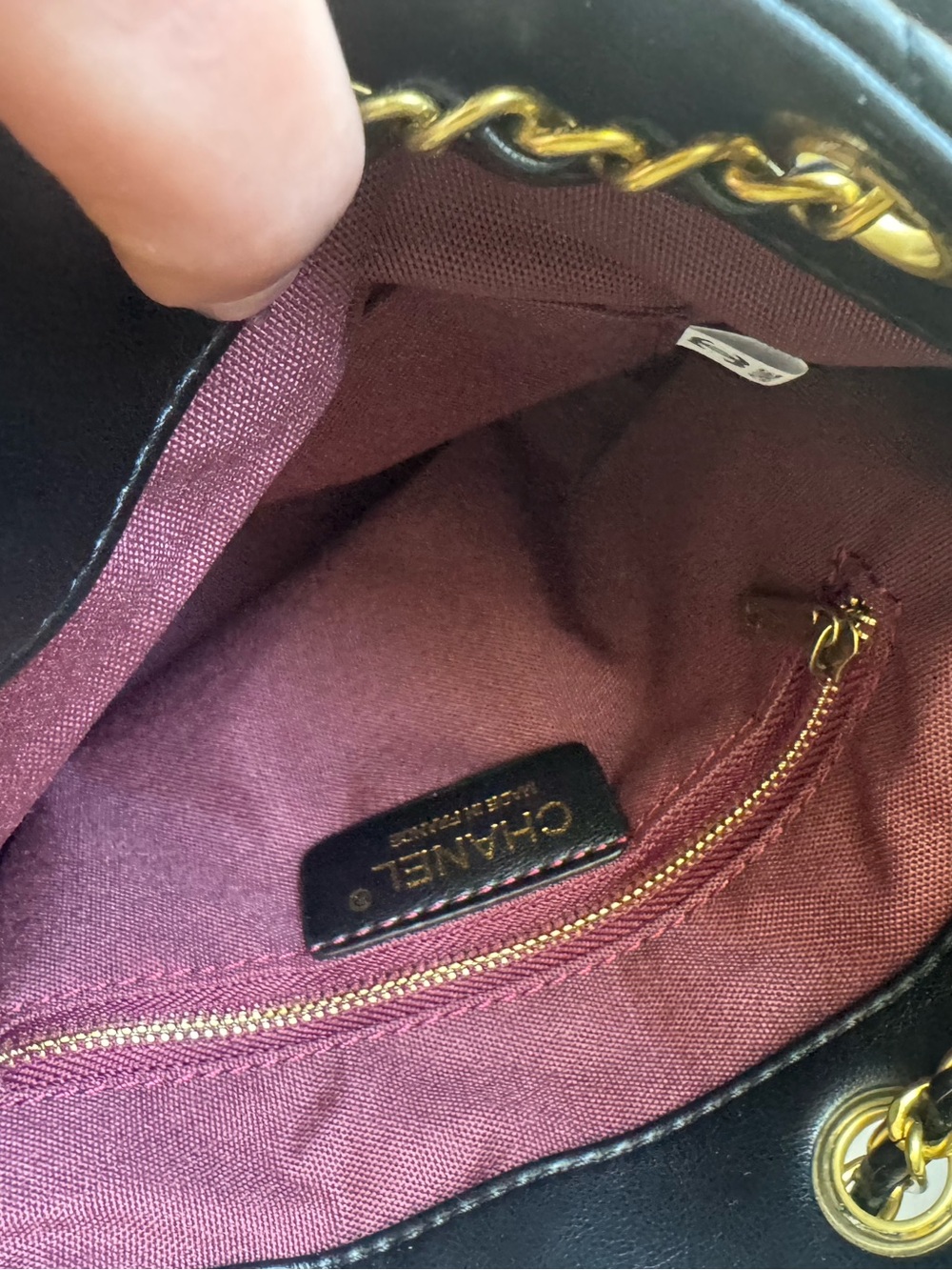 Black Quilted Drawstring Shoulder Bag with Gold Hardware 25CM💕💕 - Picture 6 of 7